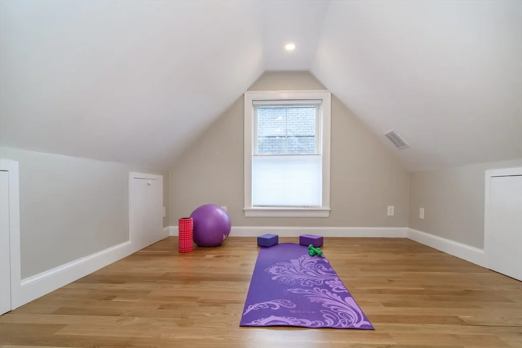 12R Maugus Ave, Wellesley Hills