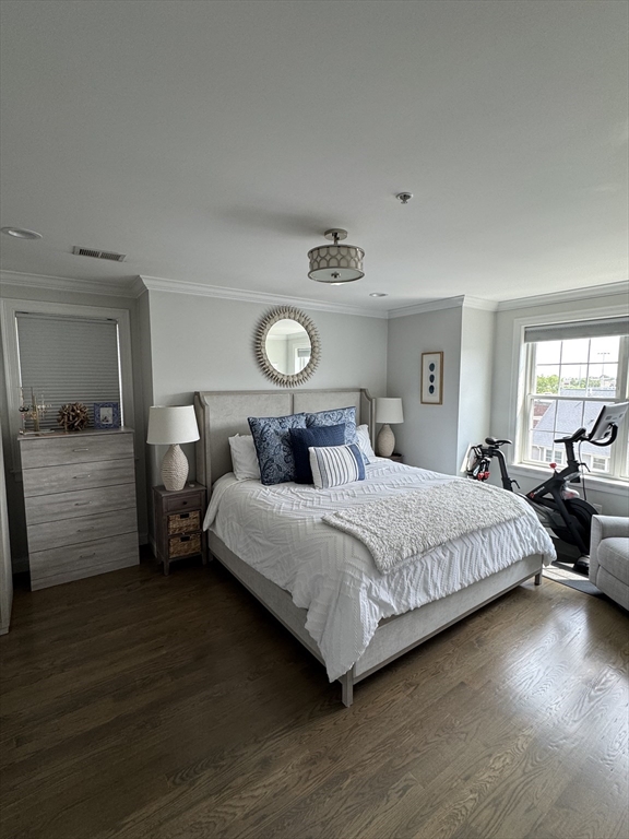 49 Leyden St, East Boston