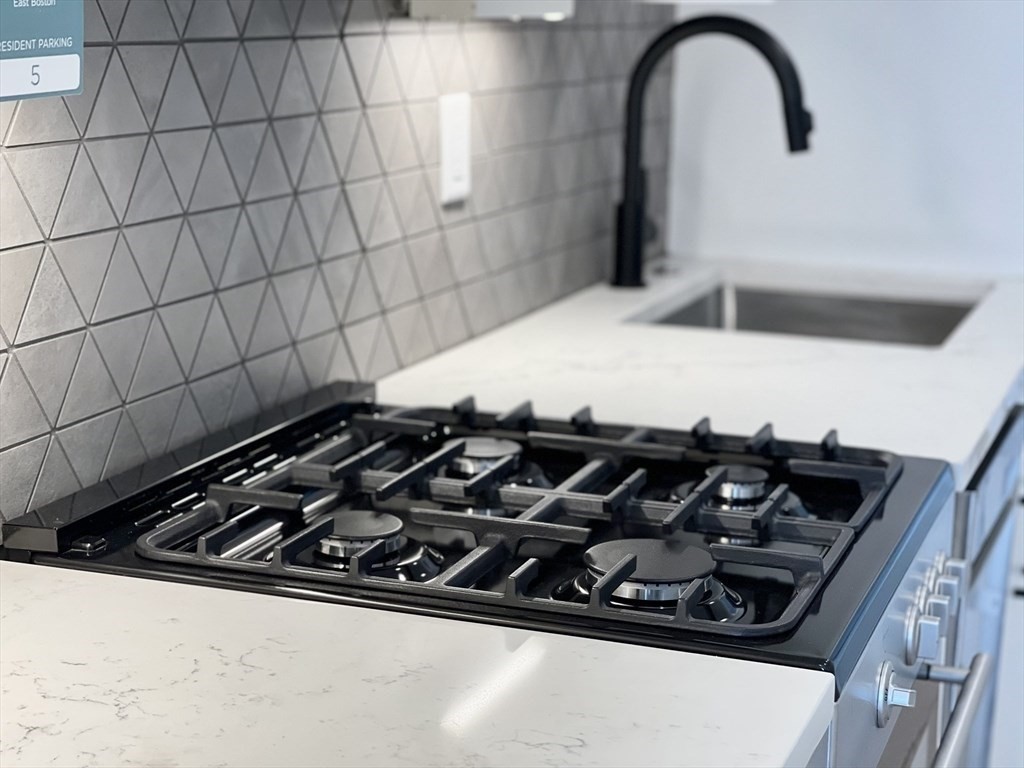 71 Border St, East Boston