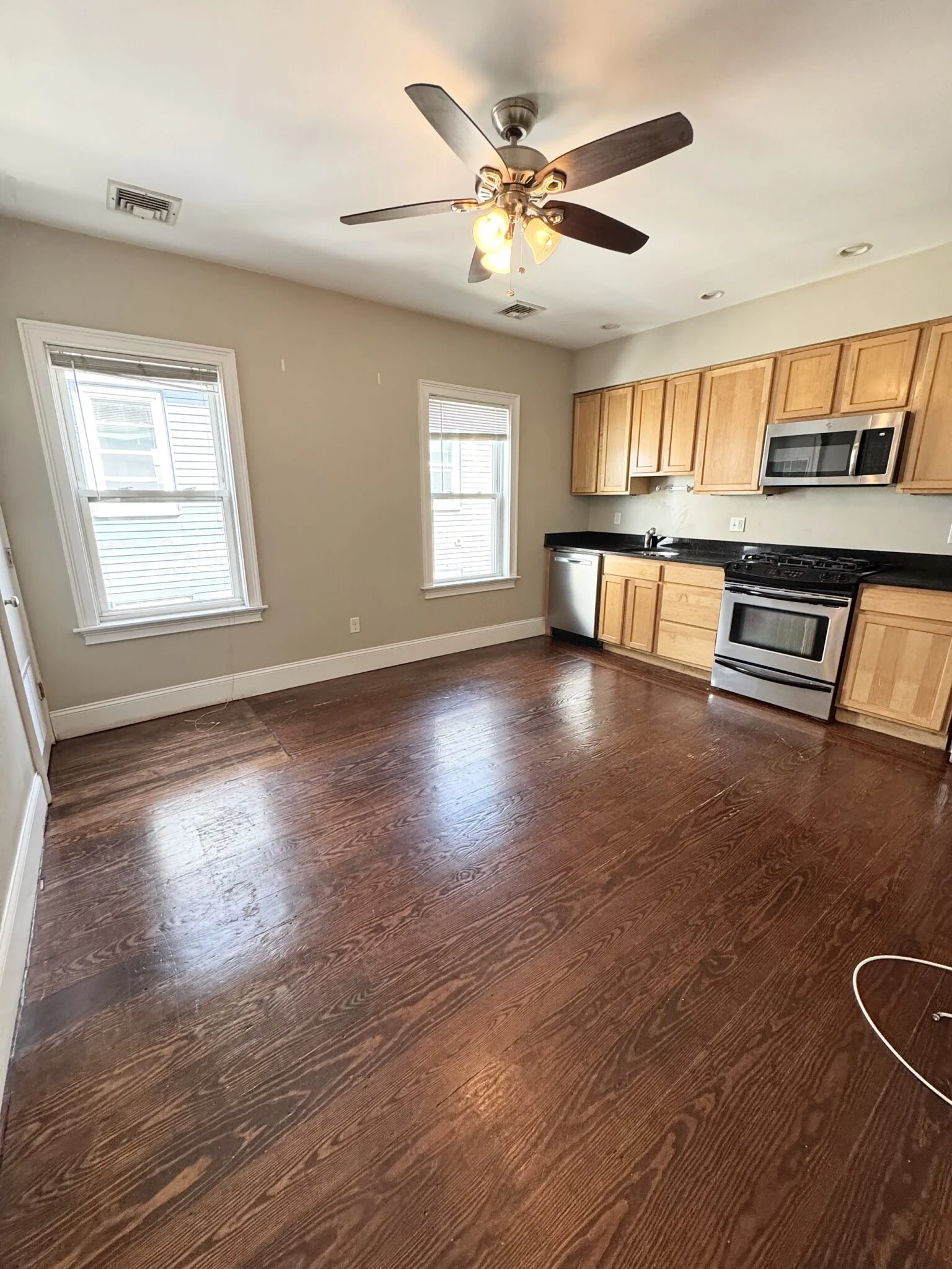 180 Hillside St, Mission Hill