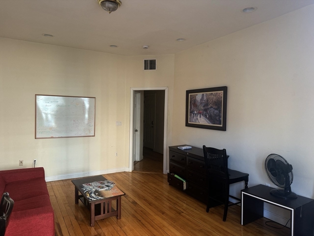 11 Vancouver St, Fenway