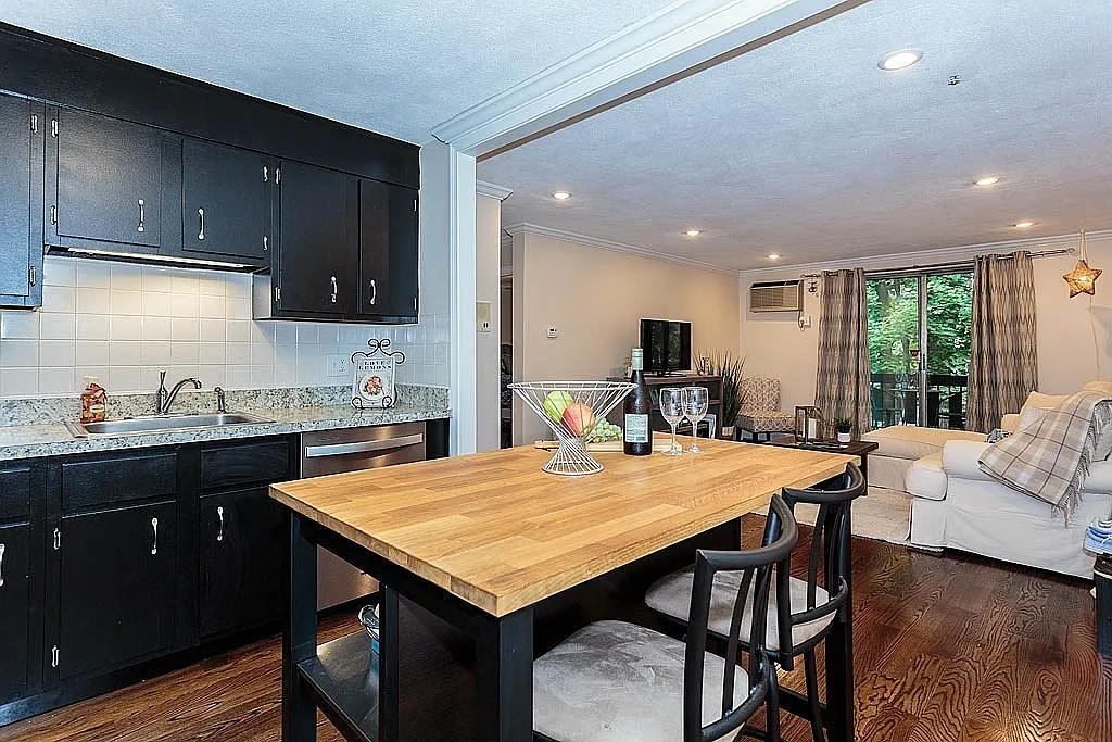 99 Pleasant St, Watertown