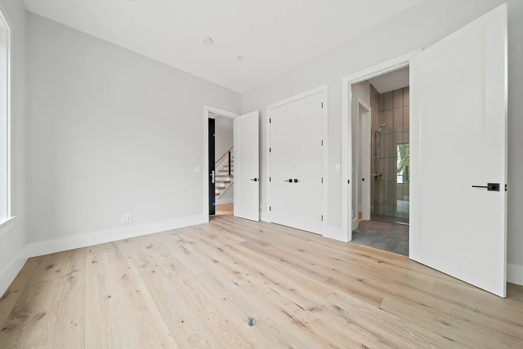 94 Thurston Rd, Newton Upper Falls