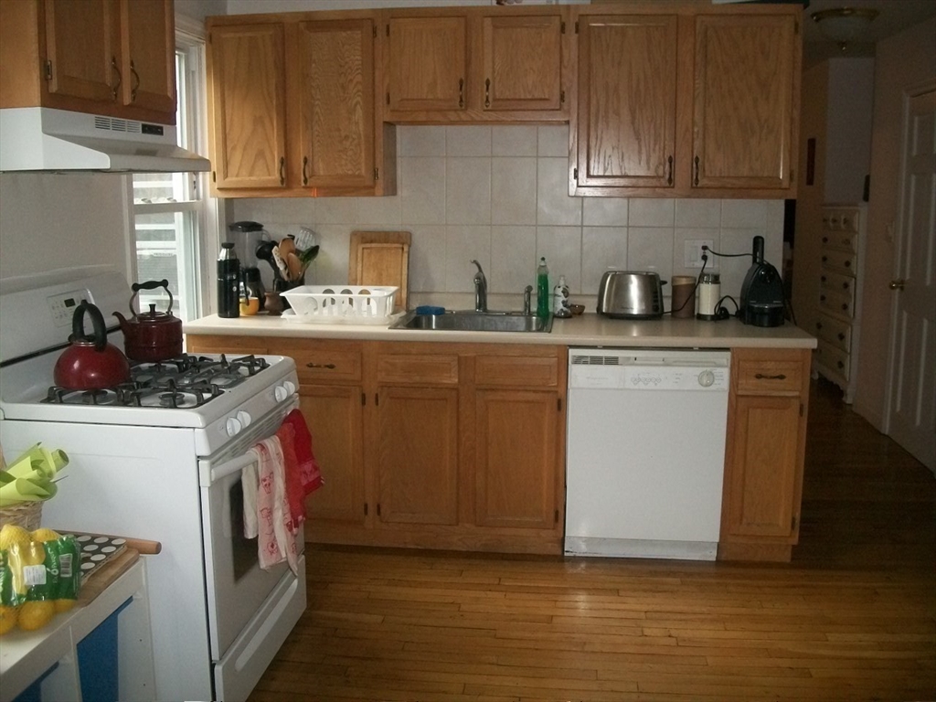 32 Magazine St, Cambridgeport