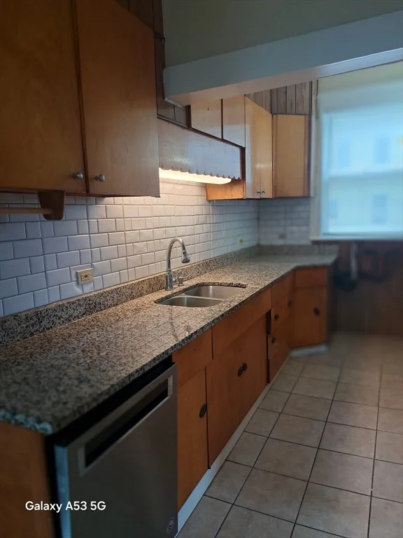 98 Brookline St, Webster Square