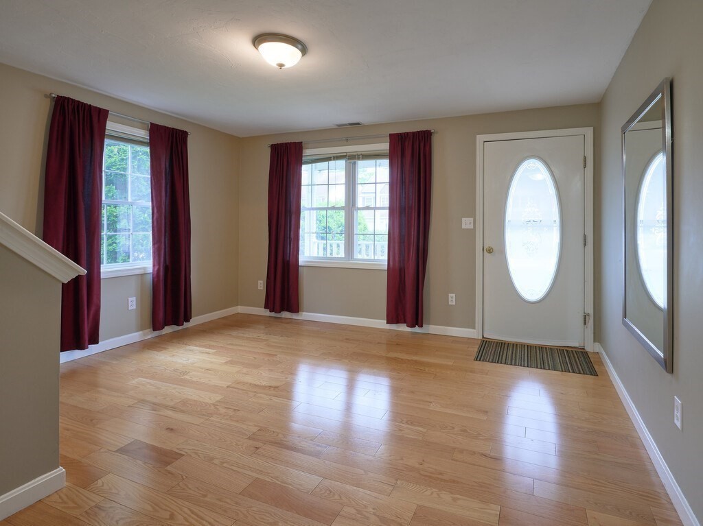 9 Angela Rose Ln, Worcester