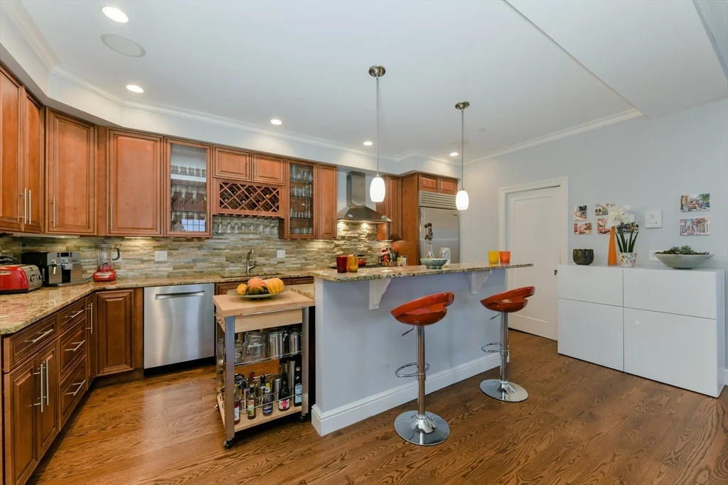 350 W Broadway, South Boston