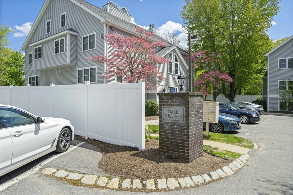 11 Marion St, Roslindale