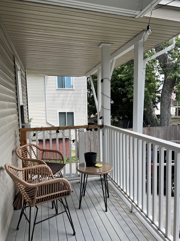 52 Mount Vernon St, Arlington Heights