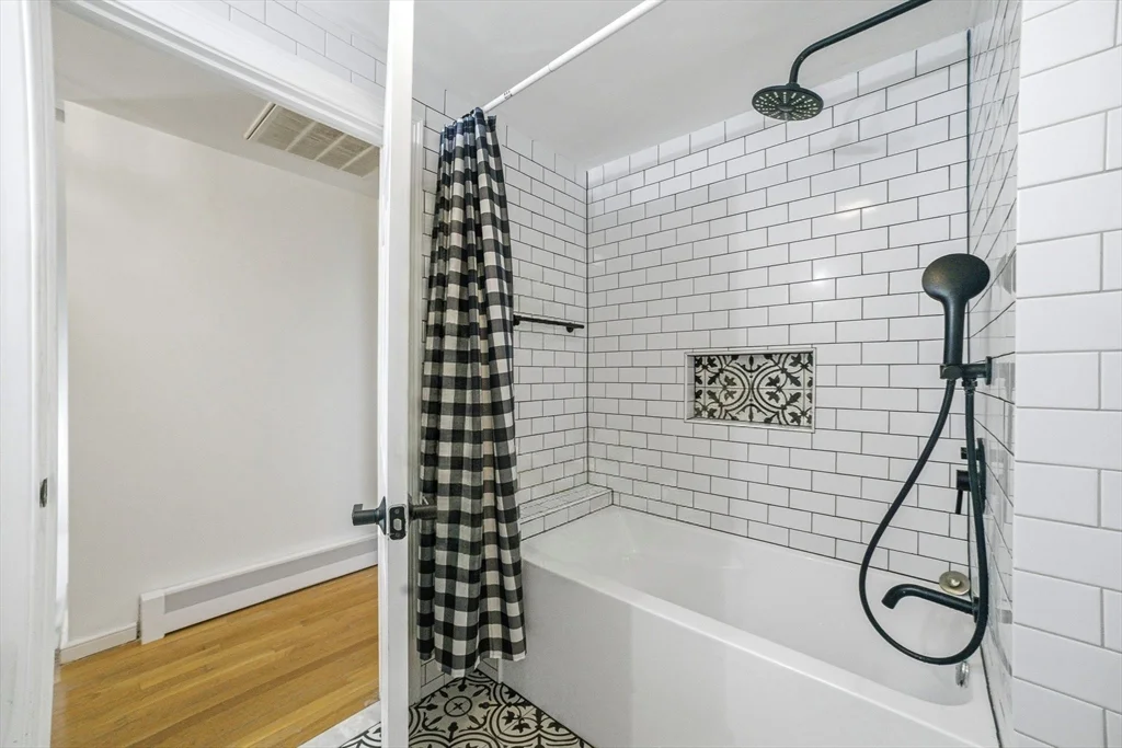 6 Montaup Rd, Sharon