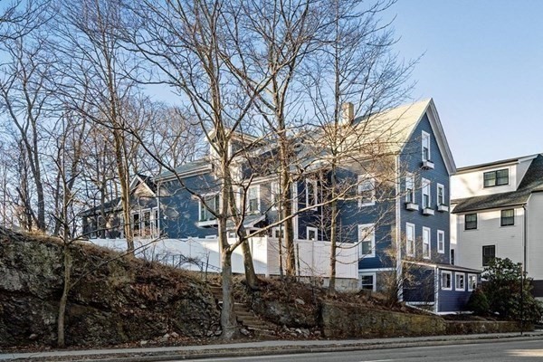 709 Hammond St, Chestnut Hill