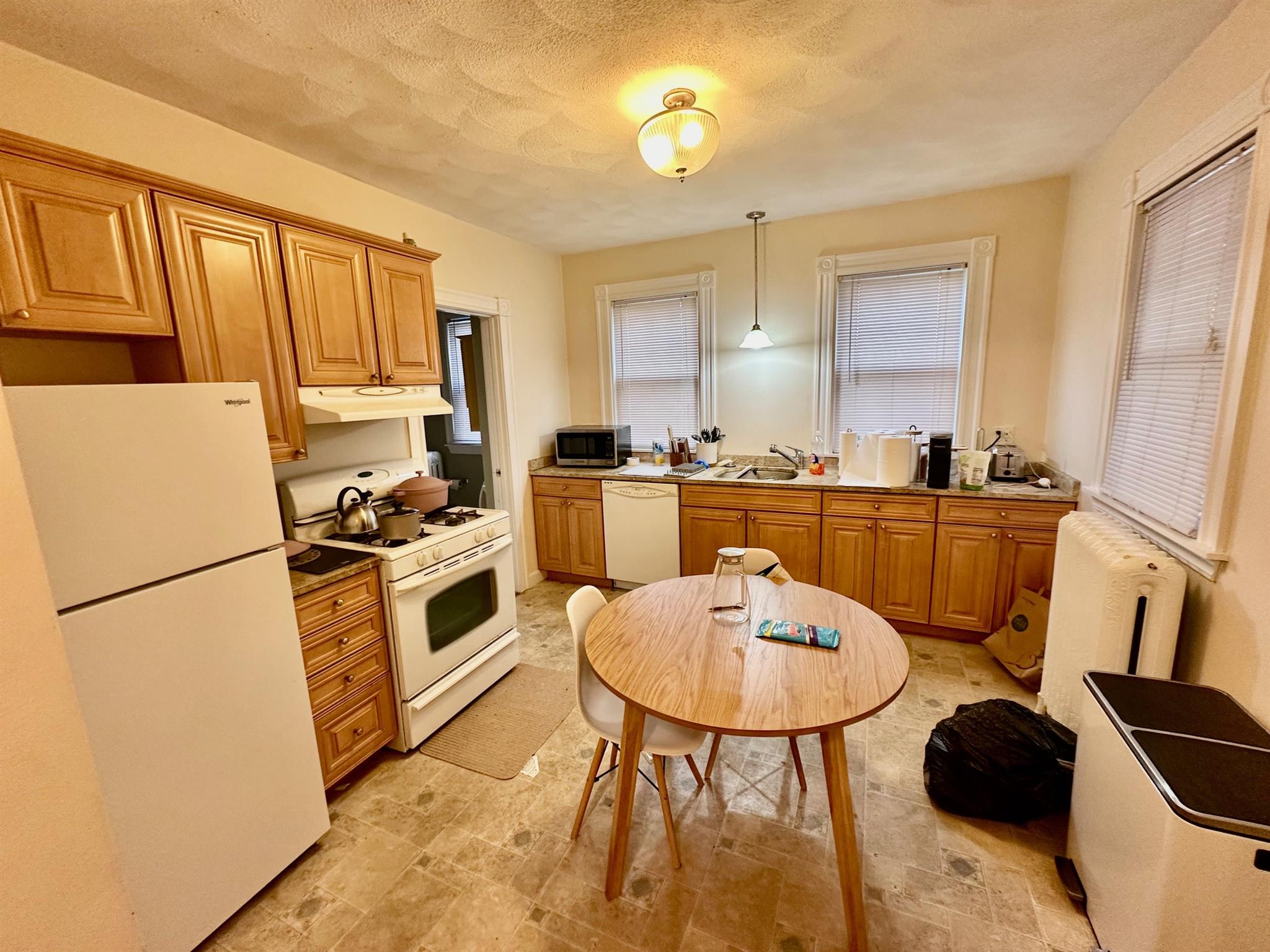 2 Laurel St, West Medford