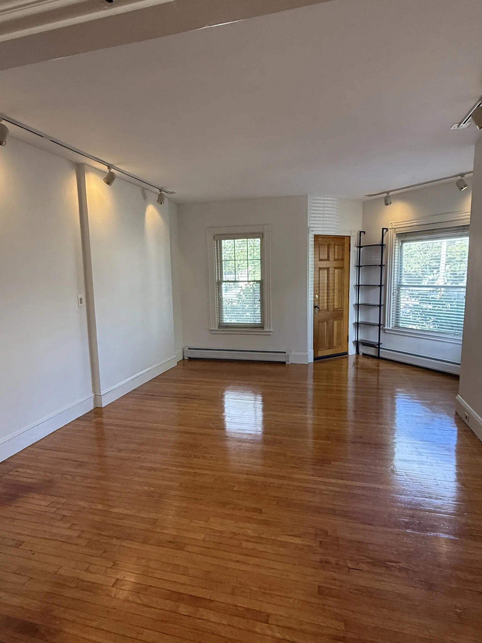 27 Holton St, West Somerville