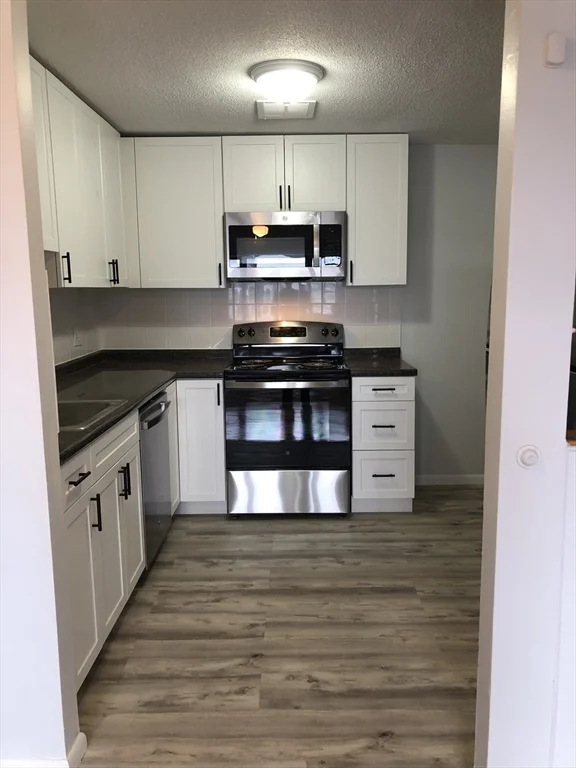 685 Moody St, South Side