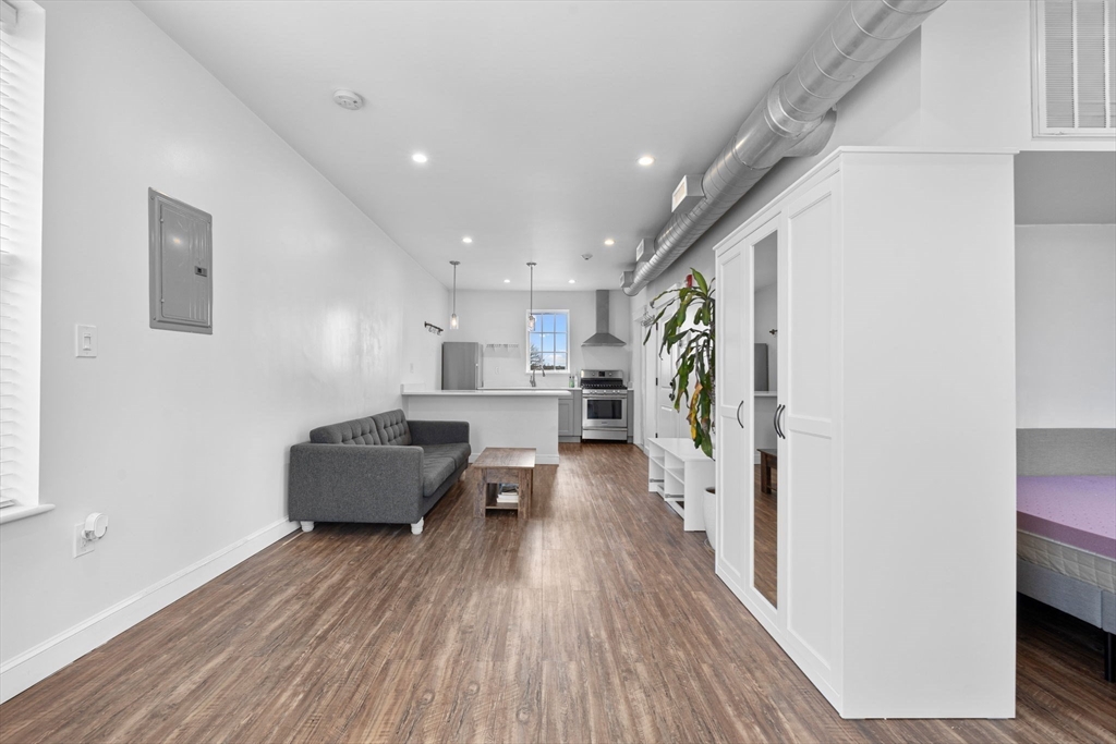 105 Broadway, Chelsea