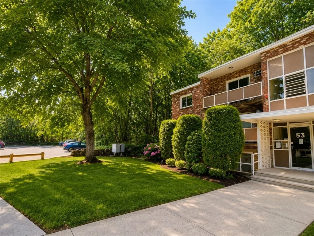 53 Lionel Ave, Waltham