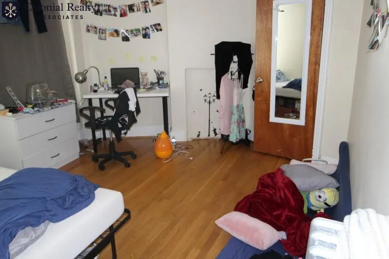 86 Hammond St, Roxbury