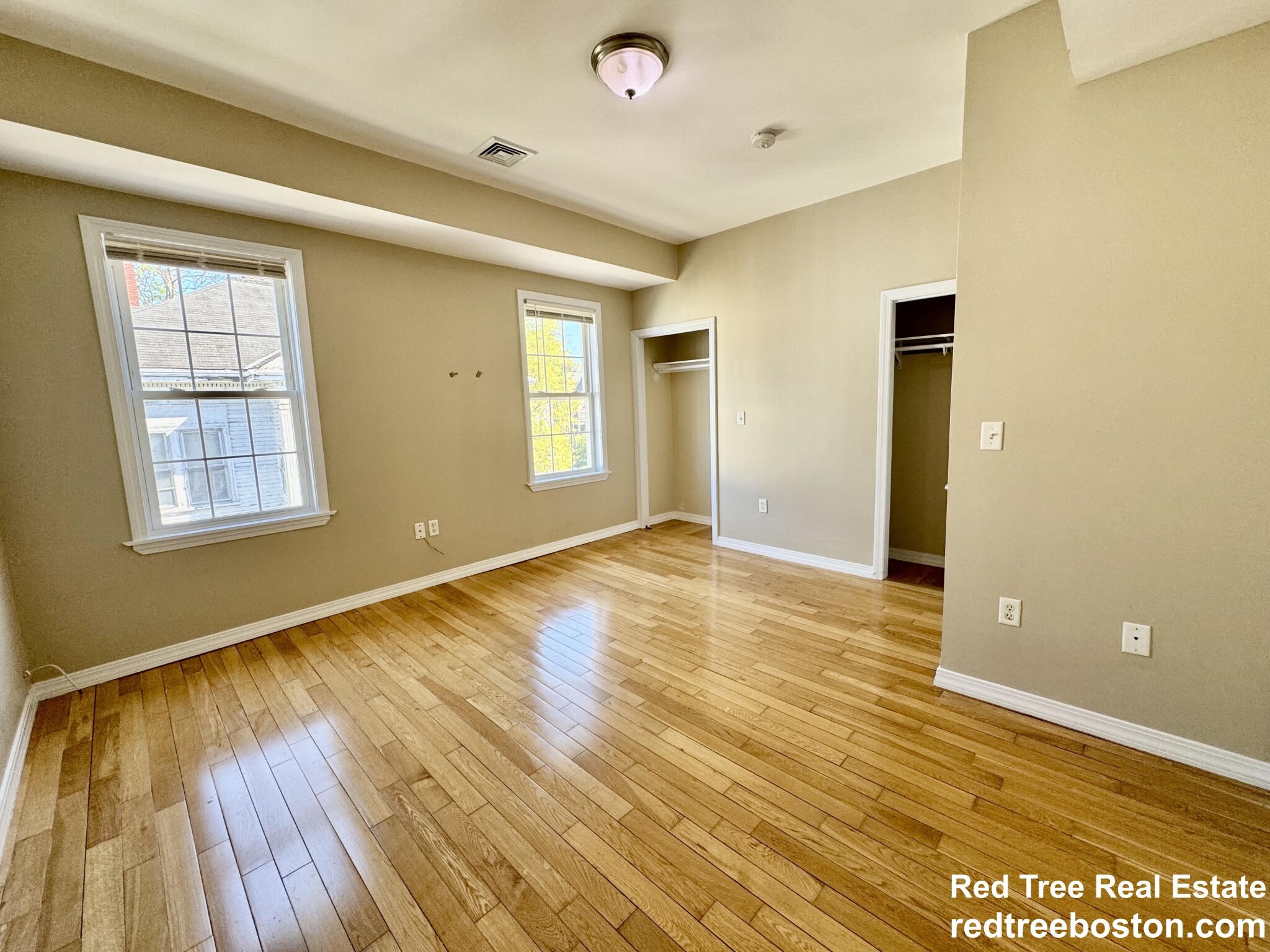 22 Elmore St, Roxbury