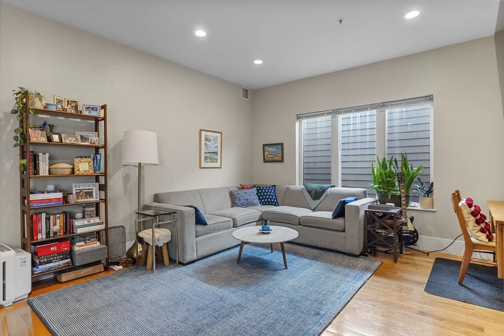 200 Silver St, South Boston