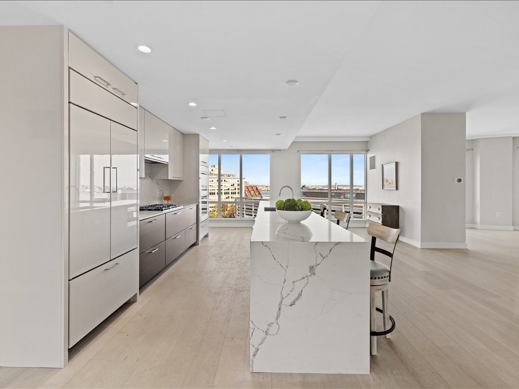 110 Broad St, Waterfront