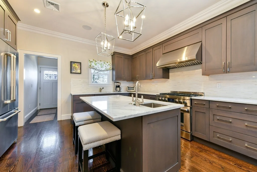 846 East Broadway, South Boston