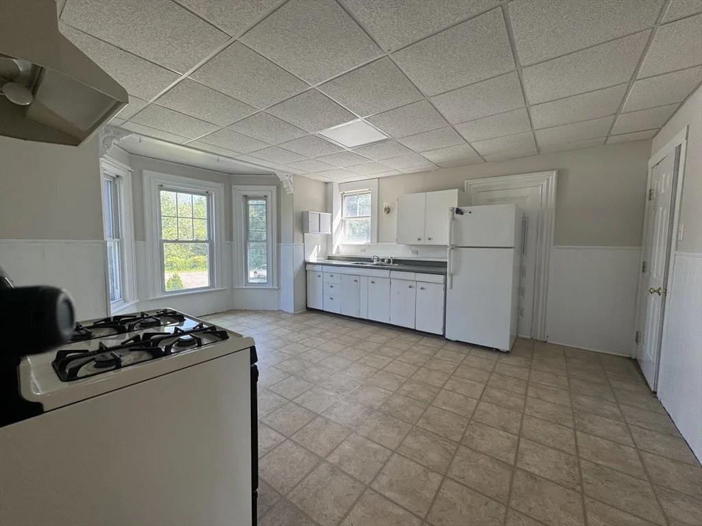 96 Main St, Kingston