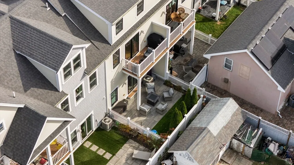 30 Park St, Fields Corner East