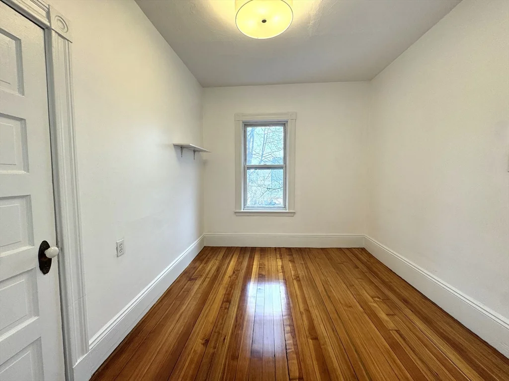 67 Washburn Ave, North Cambridge