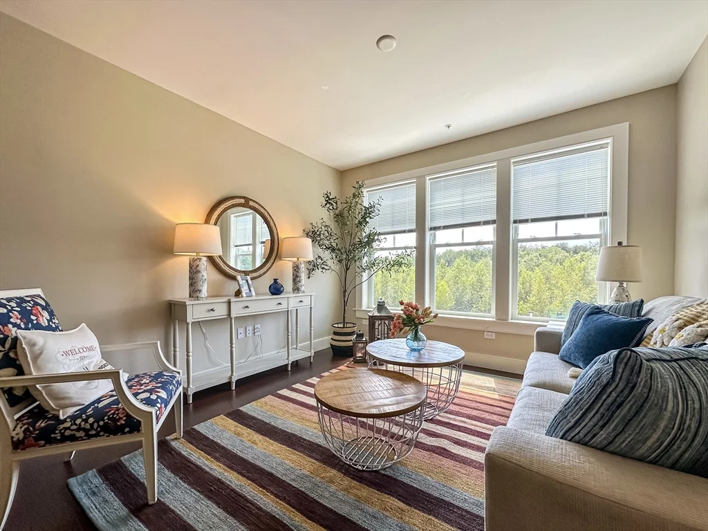 25 Stonehaven Dr, Weymouth