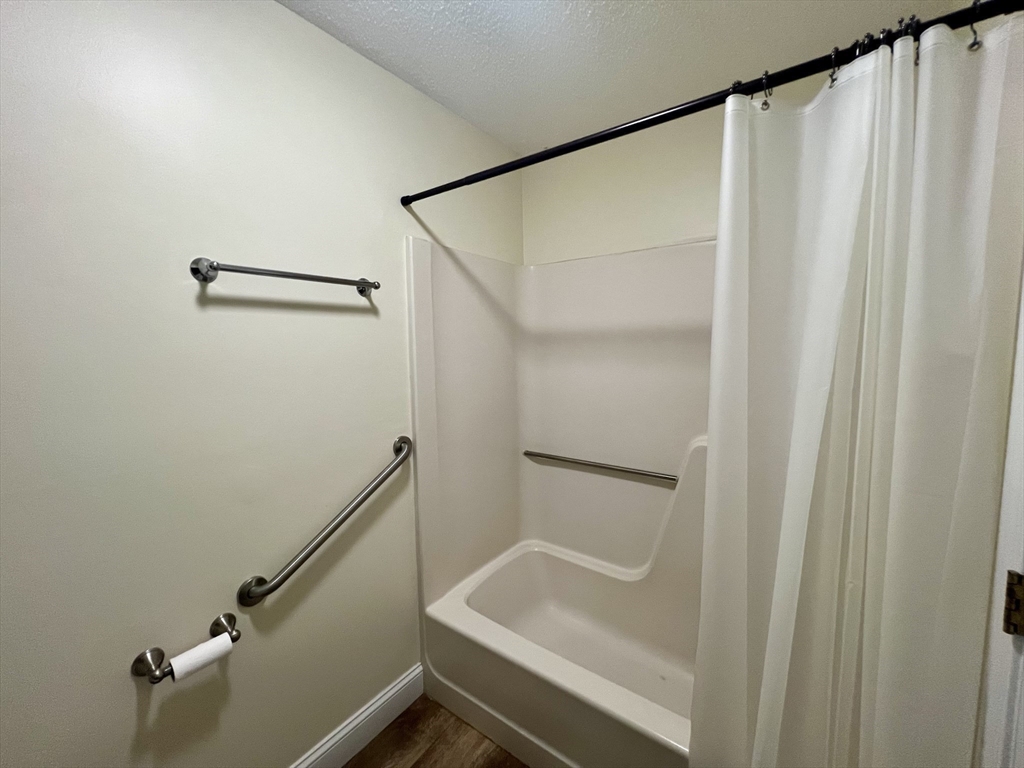 103 Main St, Pepperell