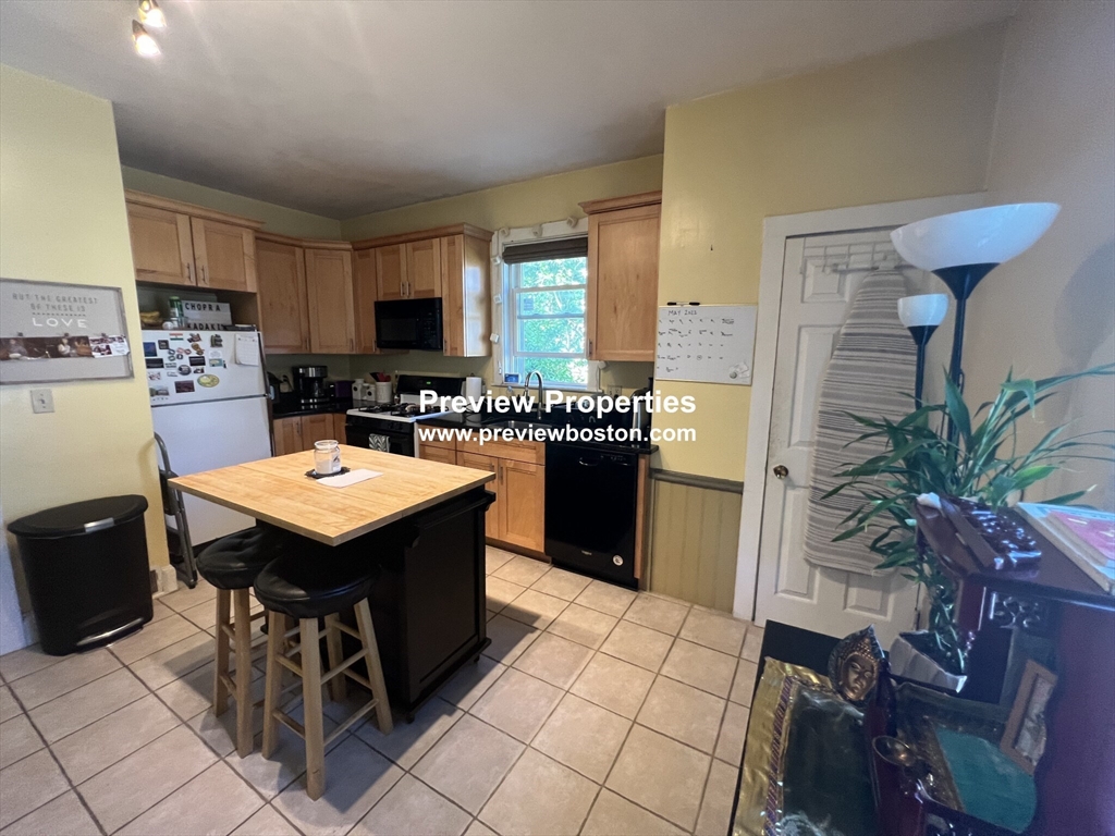 12 Anson St, Jamaica Plain