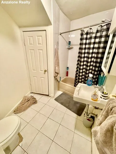 11 Charter St, North End