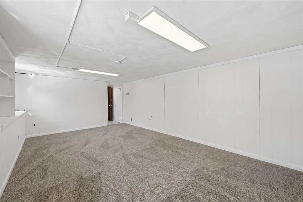 43 Little John Dr, Billerica