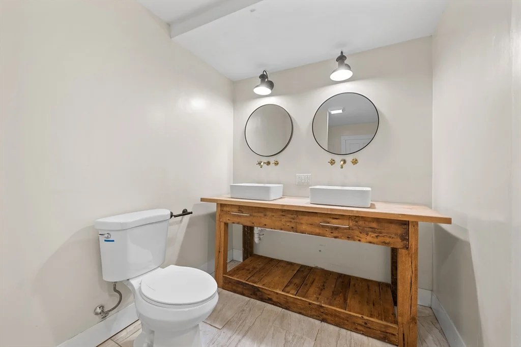 656 Grove St, Worcester