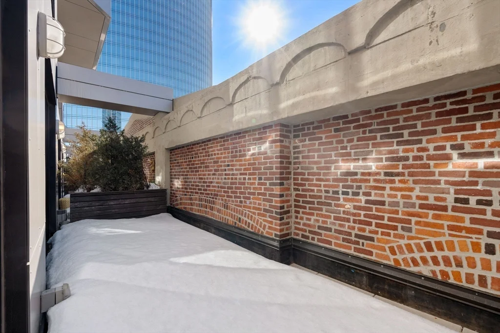 121 Portland St, West End