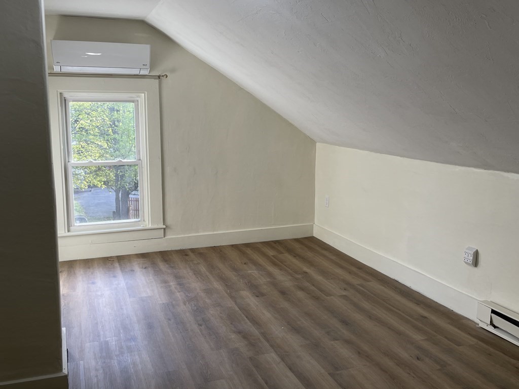 4 Underwood Ct, Westborough