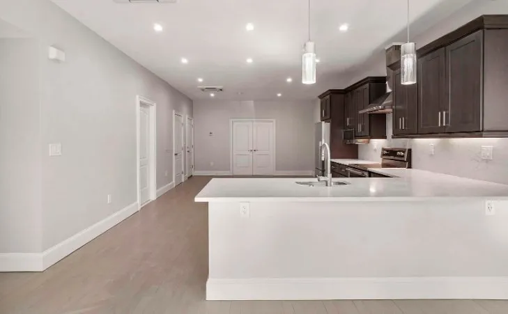 554 Massachusetts Ave, South End