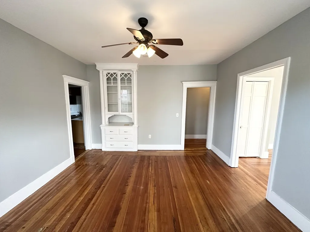 129 South Elm St, Bradford