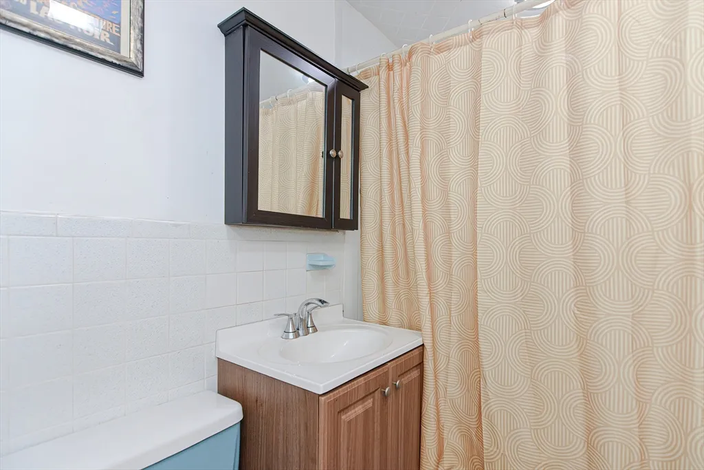 1524 Commonwealth Ave, Brighton