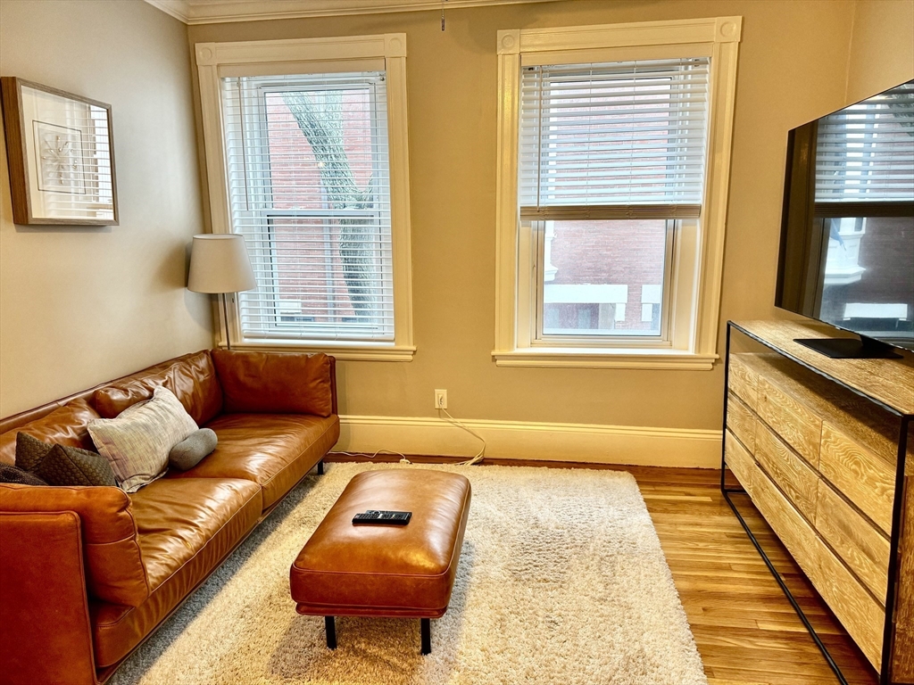 15 Cedar St, Charlestown