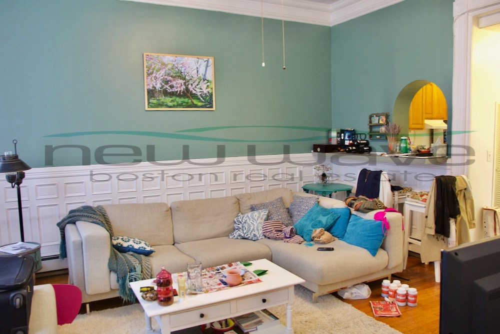 290 Newbury St, Back Bay