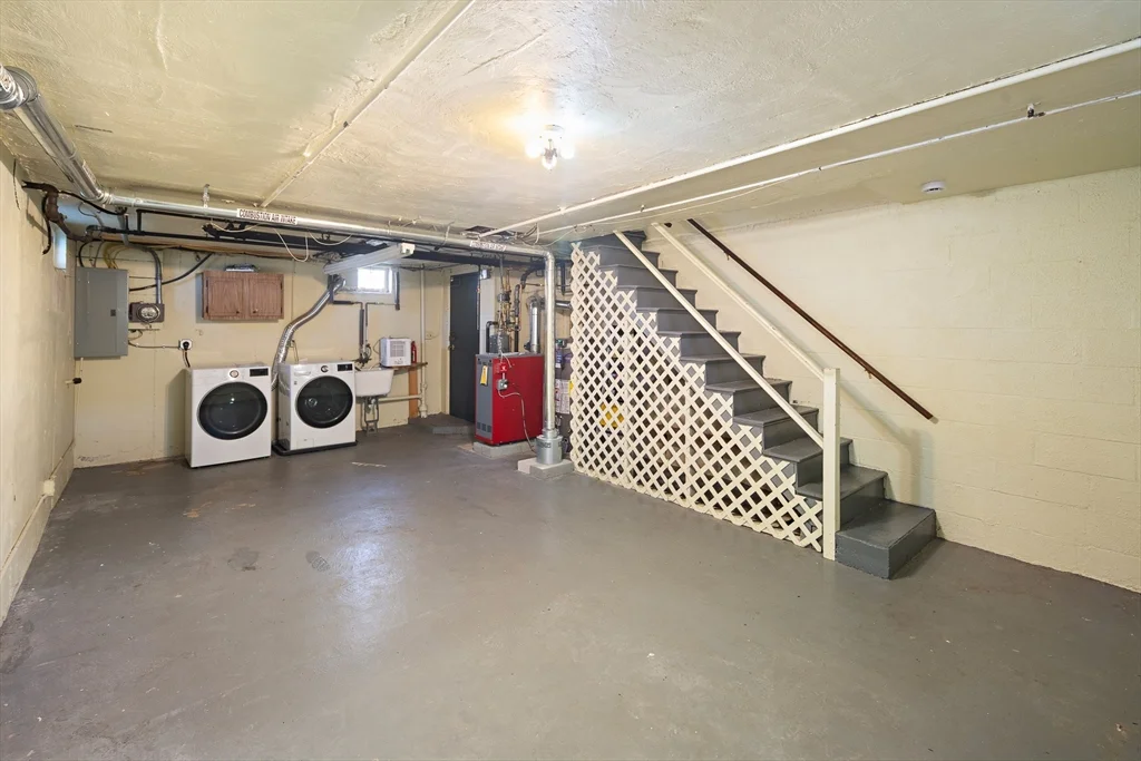 39 Charlesbank Rd, Newton