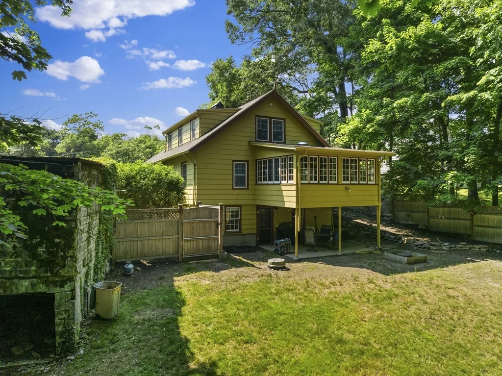 50 Grove Hill Park, Newton