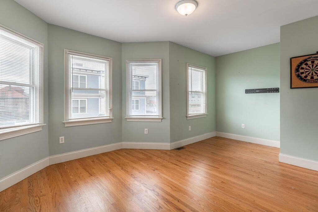 16 Roseclair St, Dorchester