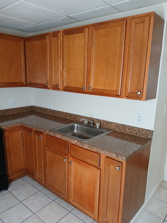 1909 North Main St, Fall River