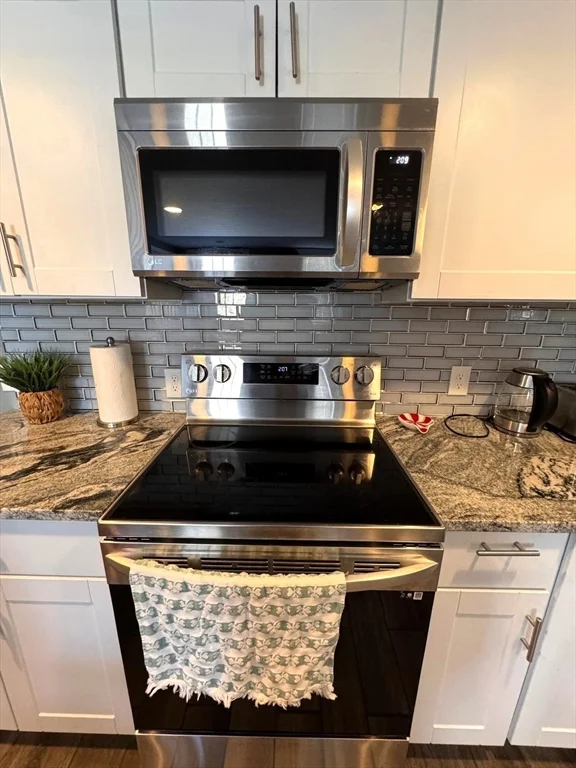 60 Cedar St, Waltham