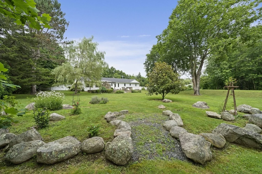 114 Main St, Norwell