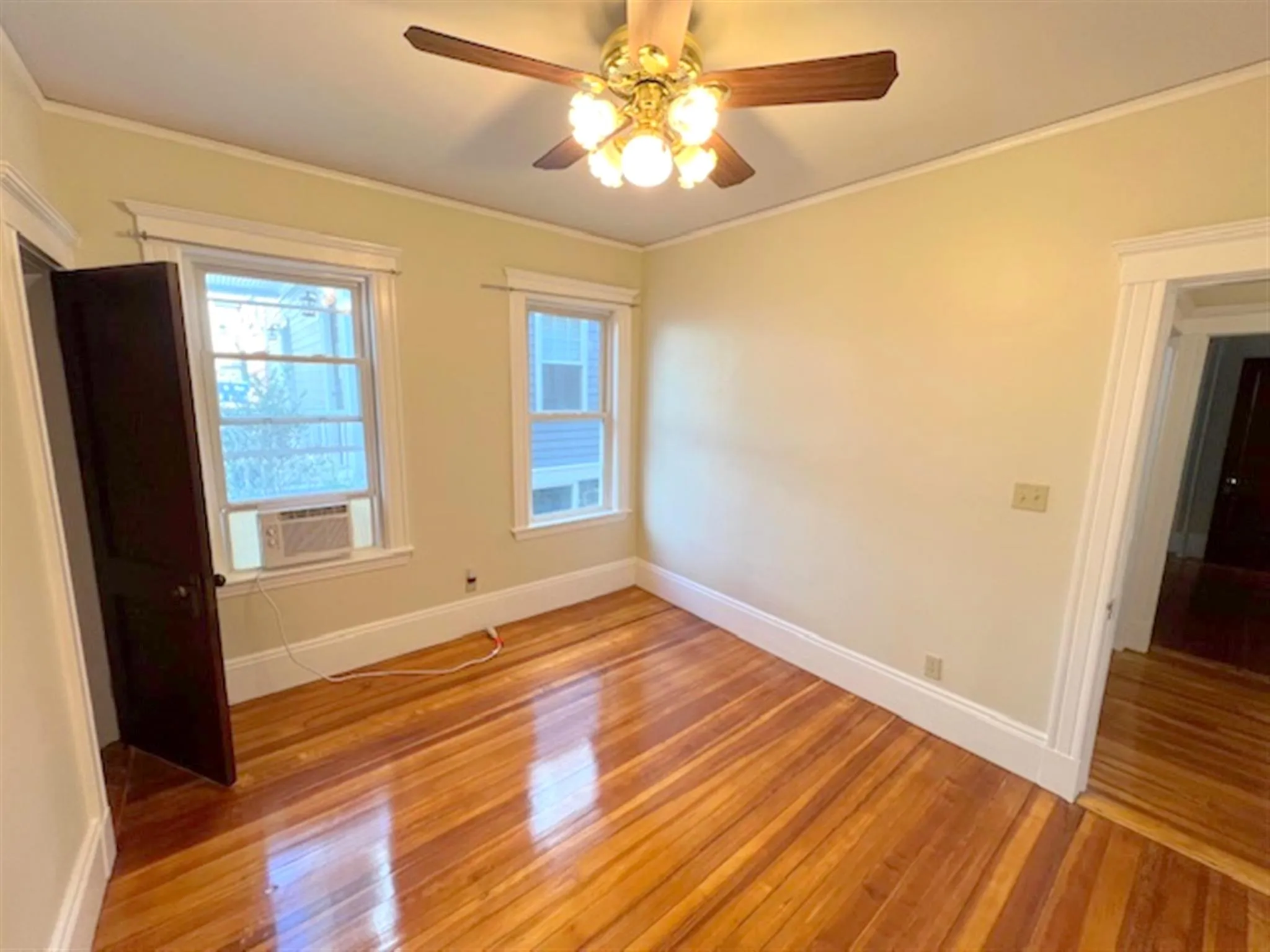 76 Powder House Boulevard, Tufts