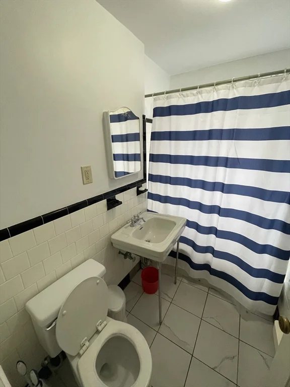 39 Commonwealth Ave, Newton