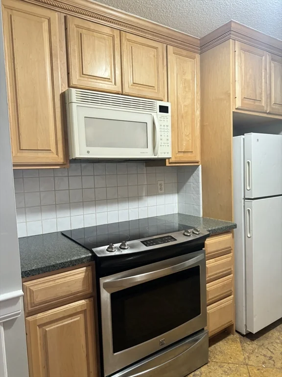 23 Village Rock Ln, Natick